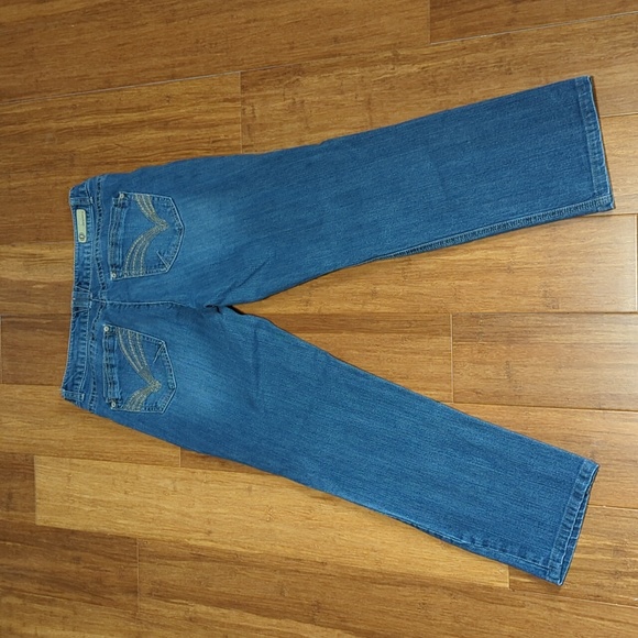 Democracy Patriot Straight Leg Distressed Jeans - Picture 7 of 9